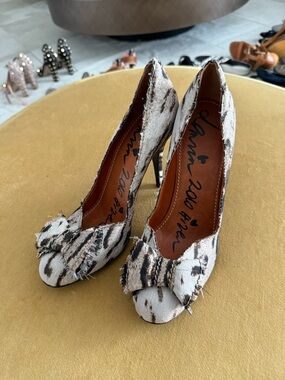 Vintage Lanvin Beige and Brown Frayed Bow Peep-Toe Heels